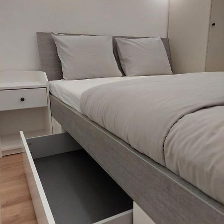 אלמאדה Lisbon South Bay Rooms מראה חיצוני תמונה