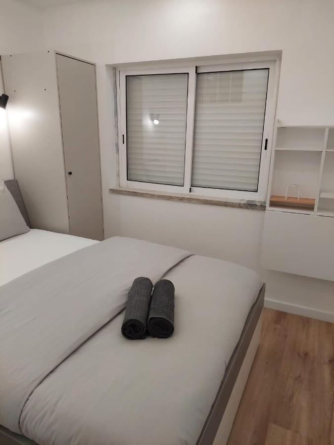 אלמאדה Lisbon South Bay Rooms מראה חיצוני תמונה
