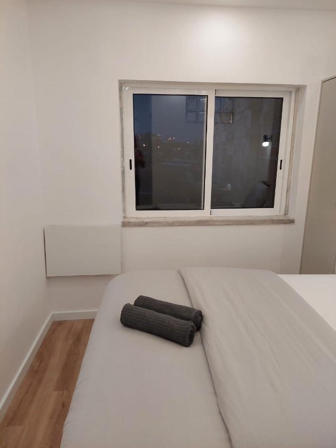 אלמאדה Lisbon South Bay Rooms מראה חיצוני תמונה