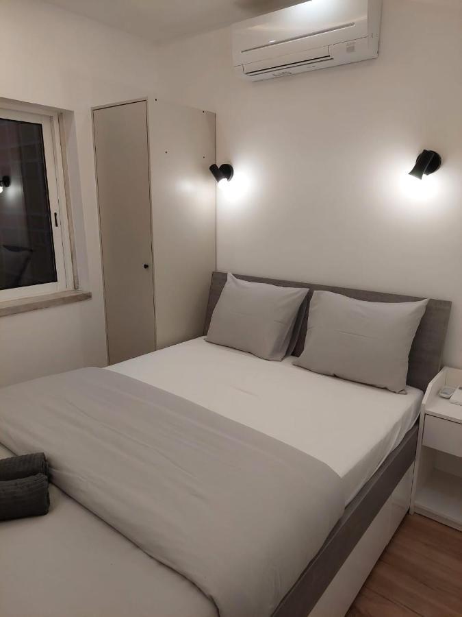 אלמאדה Lisbon South Bay Rooms מראה חיצוני תמונה
