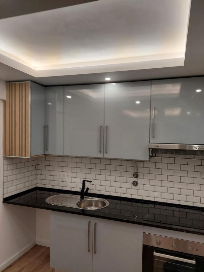 אלמאדה Lisbon South Bay Rooms מראה חיצוני תמונה