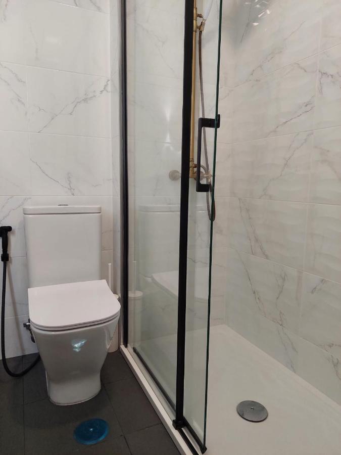 אלמאדה Lisbon South Bay Rooms מראה חיצוני תמונה