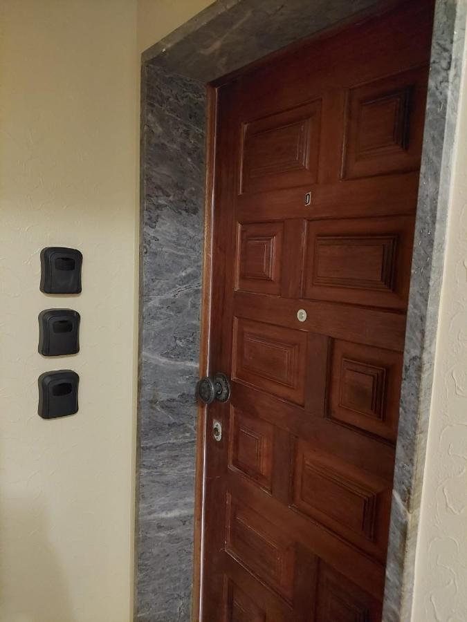 אלמאדה Lisbon South Bay Rooms מראה חיצוני תמונה